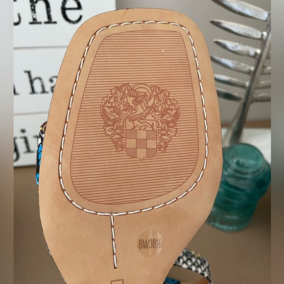 Vince Camuto Wedge - Picture 6 of 8